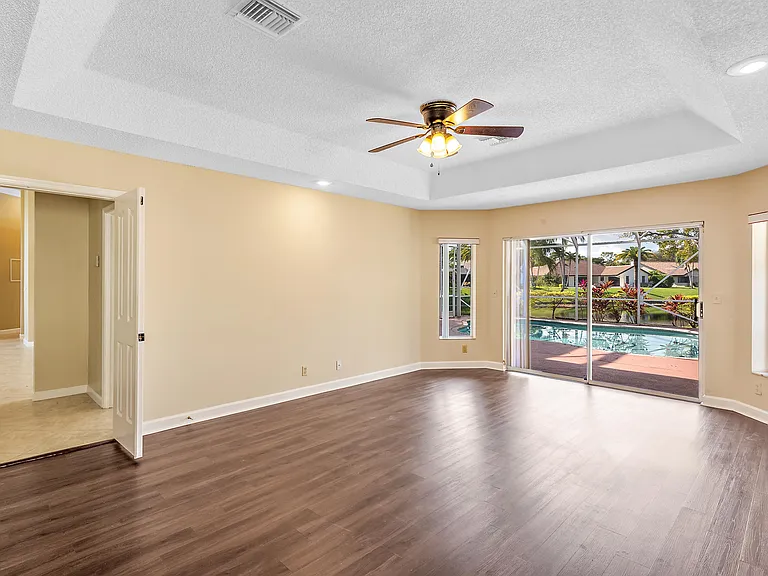 6051 NW 60th Ave — Photo 9