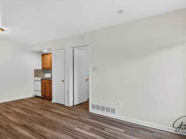 Maplewood Manor, 6401 Middlebelt Rd #E7e7e04a7, Garden City, MI 48135