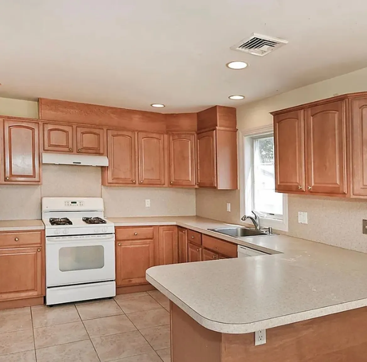 3 bed, 2.5 bath, 1518 sqft, $4,700 — Photo 4