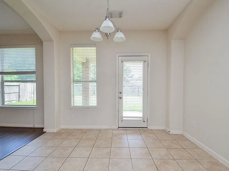 5218 Lacey Oak Meadow Dr — Photo 18