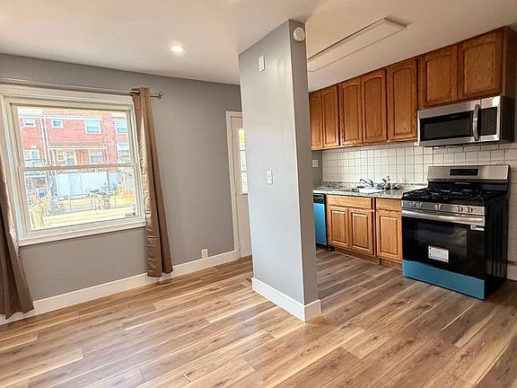 3rd image of 417 Torner Rd