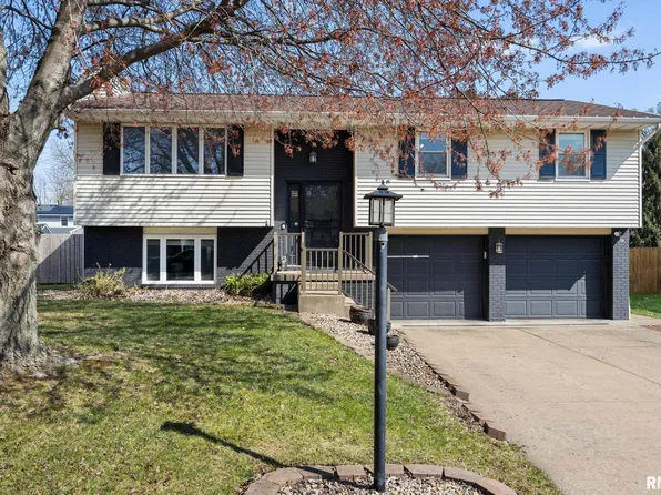 332 Juniper Ln, East Peoria, IL 61611