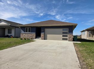 1882 18th Ave N, Wahpeton, ND 58075