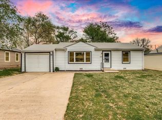 220 E Edgemoor St, Derby, KS 67037