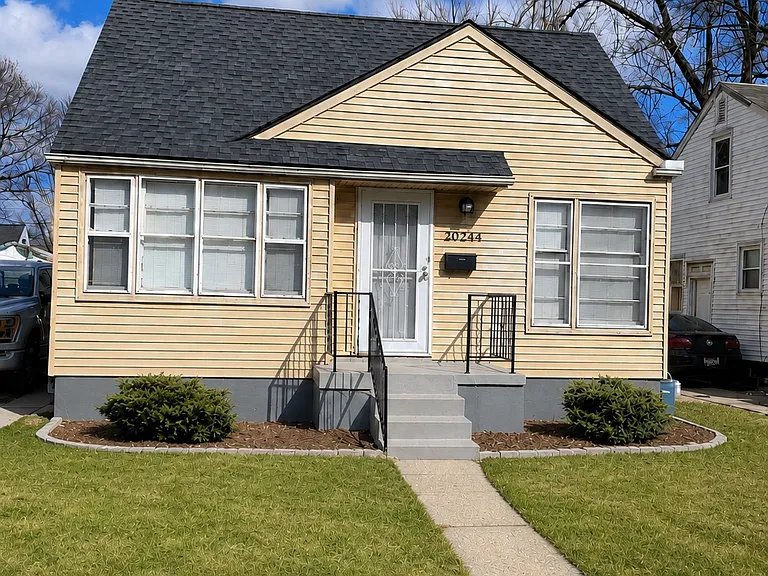 20244 Oakfield St — Photo 1