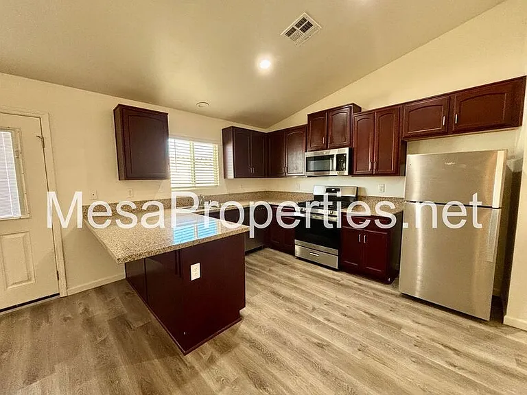 9550 Tamarisk Ave #128 — Photo 12