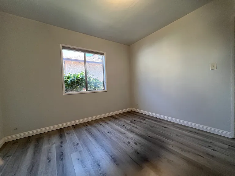 1115 S El Molino St — Photo 47