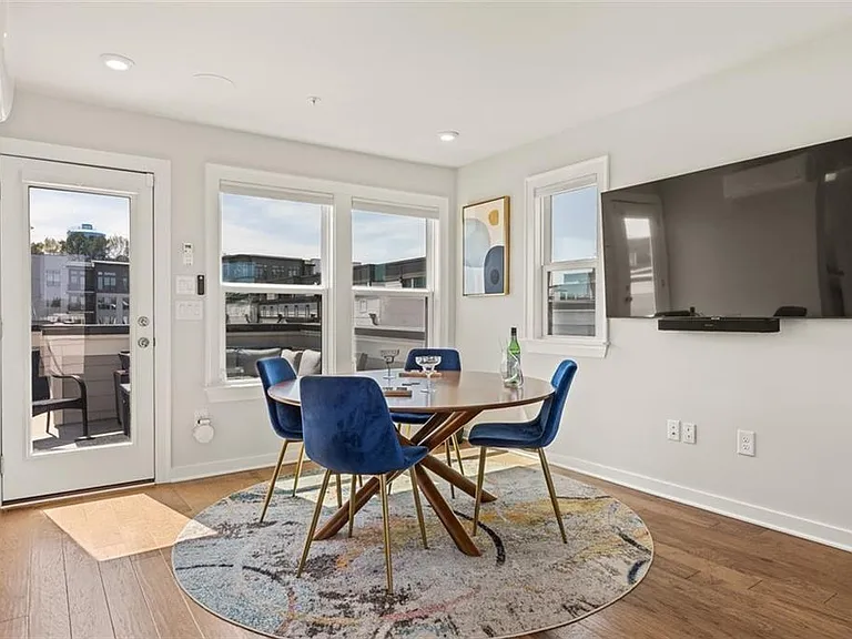 2145 Burnside Dr NW — Photo 40