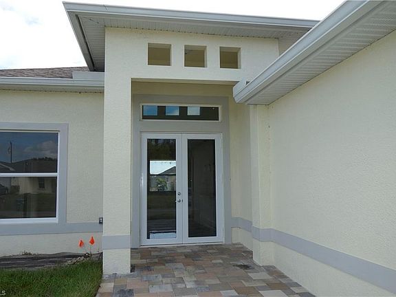 2nd image of 1019 NE 6th Pl