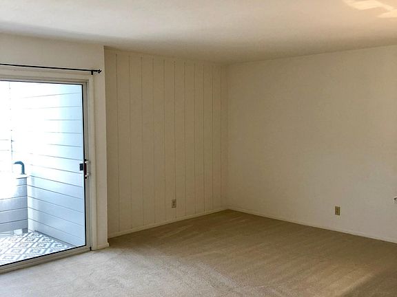 5th image of 312 Larkspur Plaza Dr