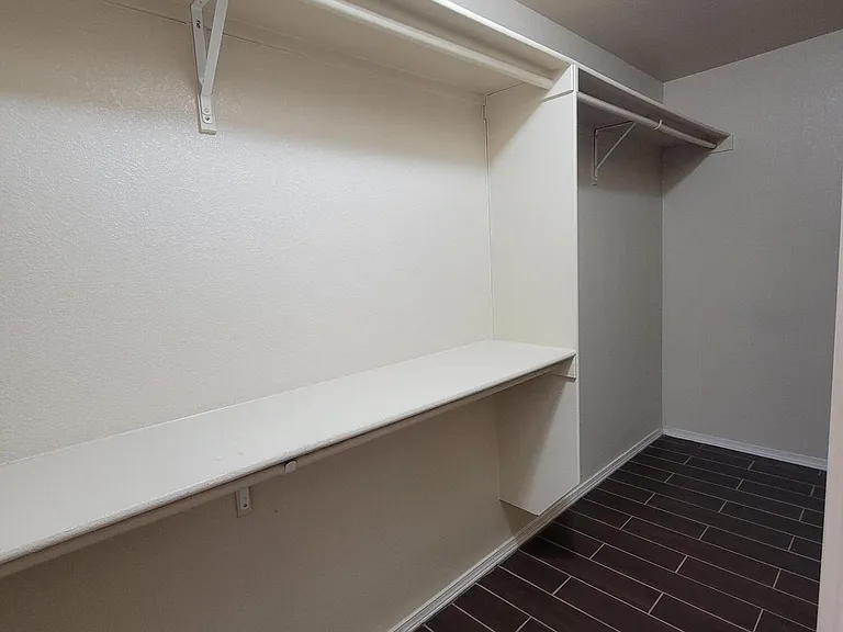 14211 Otter Point Dr — Photo 23