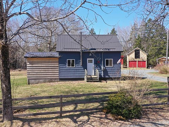 2nd image of 104 Mount Pleasant Rd