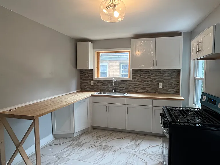 23 Delawareview Ave #2 — Photo 2