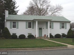 104 Saint Andrews Dr NE, Vienna, VA 22180