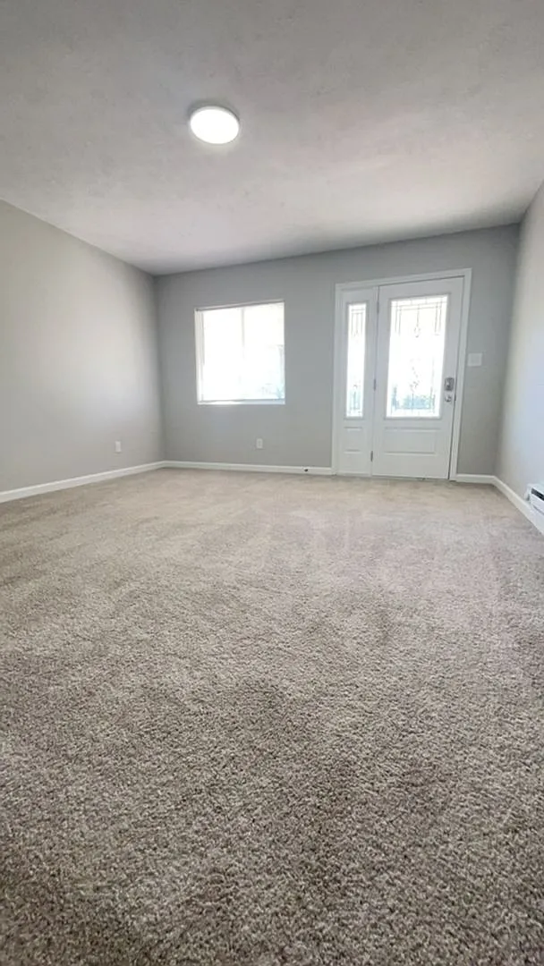 For Rent: 424 S Elliott St. 2 Bedroom, 1 Bath Home! Coming Soon! Covered Front Porch! — Photo 2