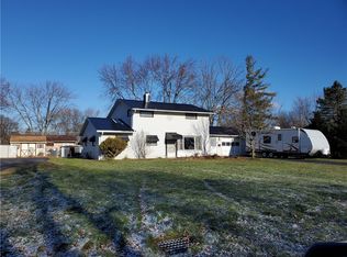 22 Christy Pkwy, Honeoye Falls, NY 14472