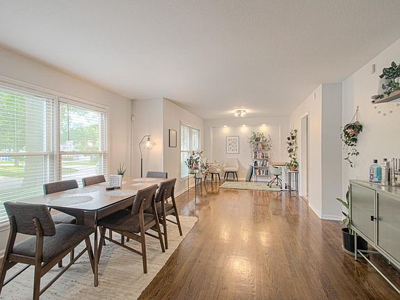 4th image of 10918 Campbell St
