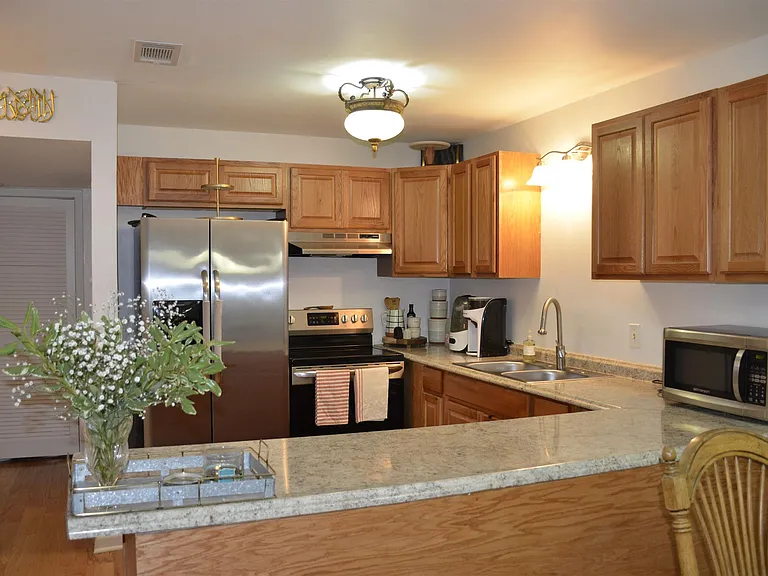 815 Ashlawn Pl — Photo 1