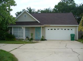 58 3rd St, Shalimar, FL 32579