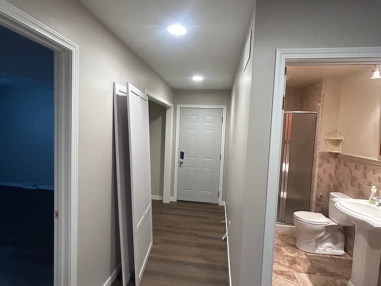 425 Simonsen St — Photo 5