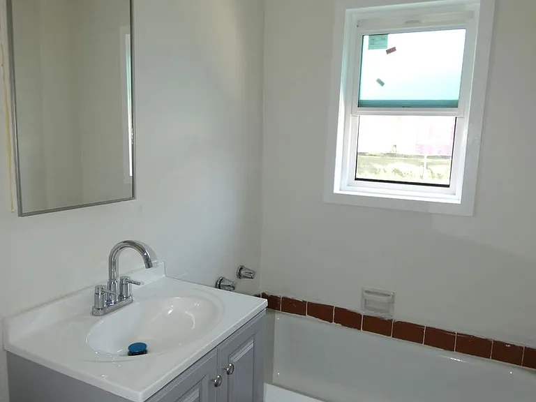 11820 State St — Photo 7