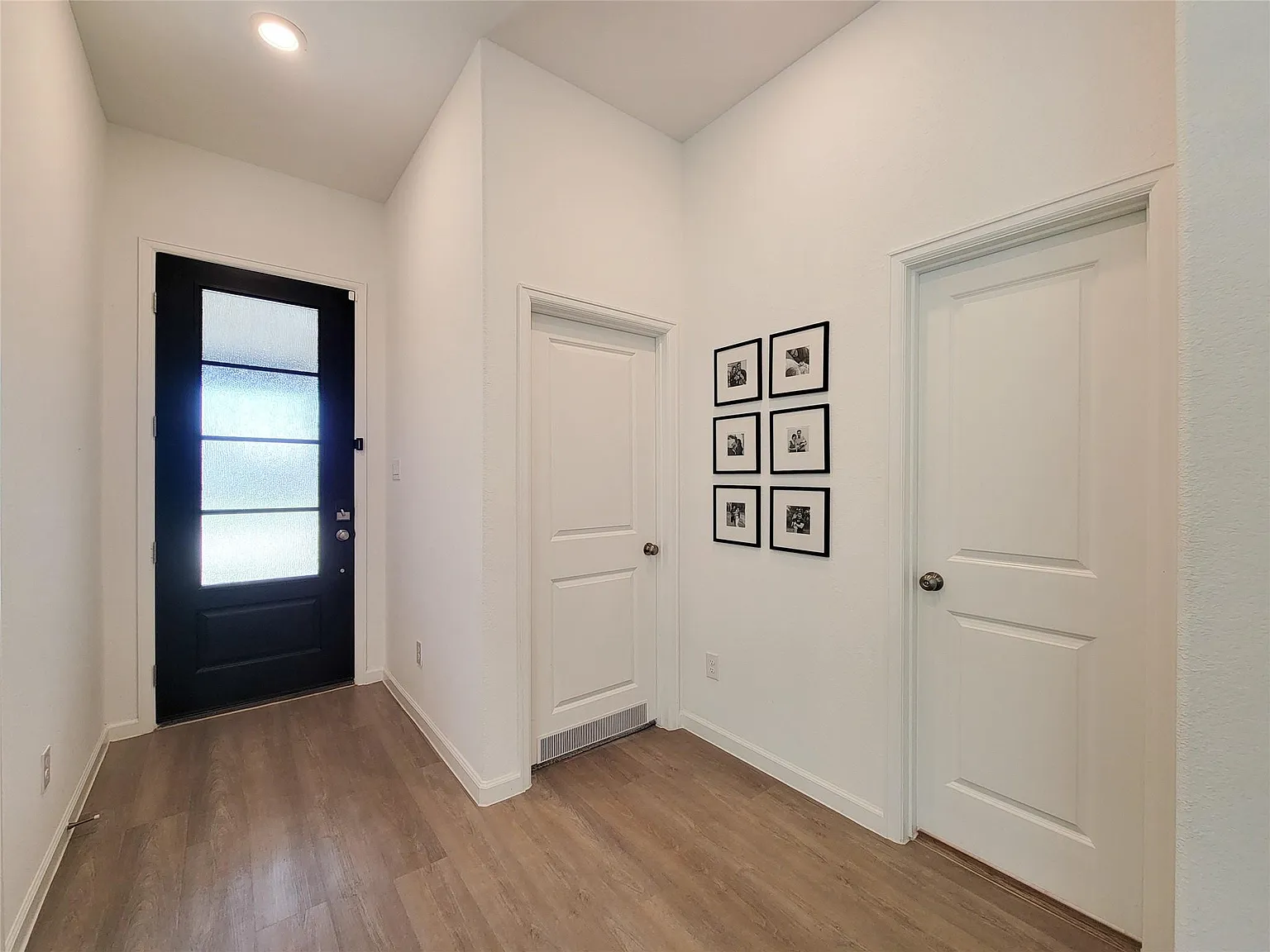 3 bed, 2.0 bath, 1787 sqft, $2,549 — Photo 4