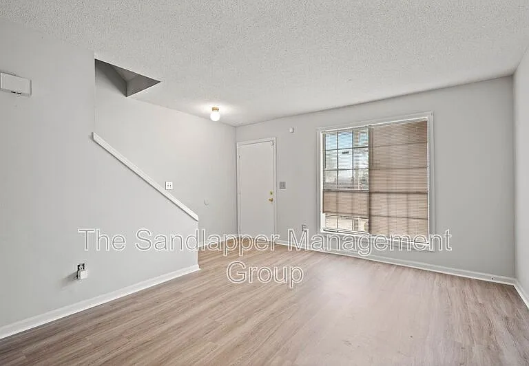 3616 Peppertree Ln — Photo 2