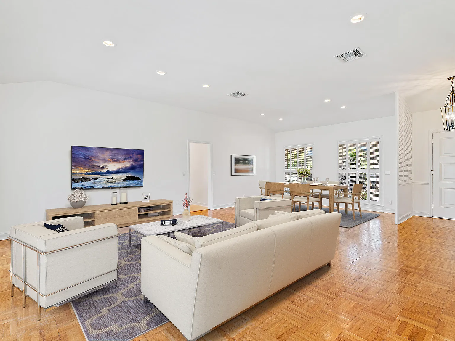 3 bed, 2.0 bath, 2653 sqft, $8,000 — Photo 4