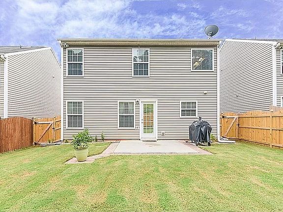 3rd image of 2385 Mayfair Dr