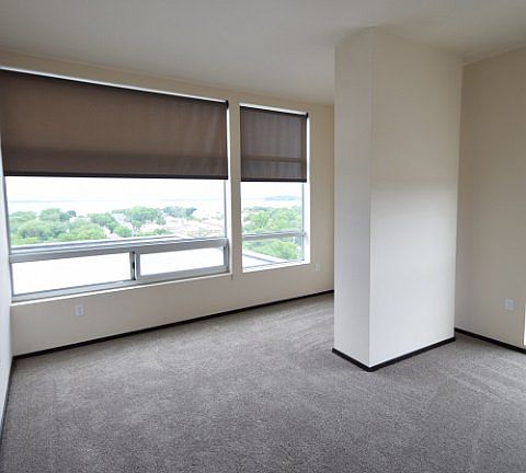 5th image of 822 E Washington Ave #1119