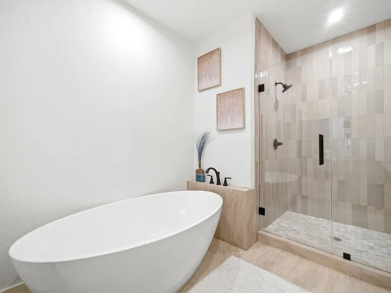 2212 Lou Ellen Ln #C — Photo 35