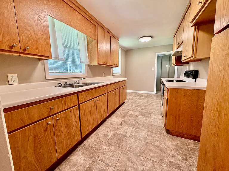 1005 Ridgewood Dr — Photo 16