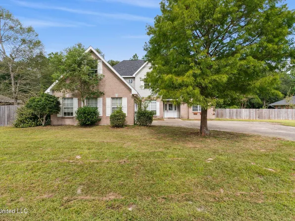 8940 Hanalei Cir, Diamondhead, MS 39525