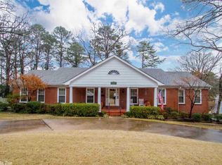 8 Crestmont Dr, Little Rock, AR 72227