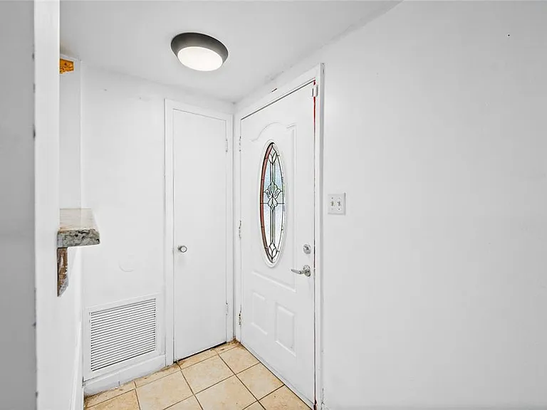 1230 E 1st Ave — Photo 12