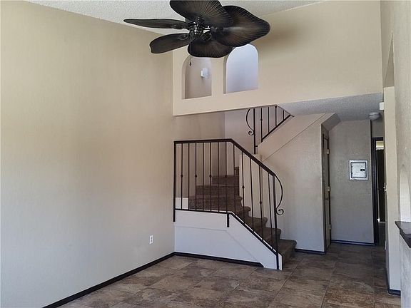 3rd image of 11020 Sunshine Ct
