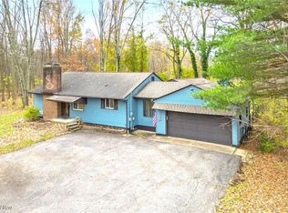8746 Columbia Rd, Olmsted Falls, OH 44138