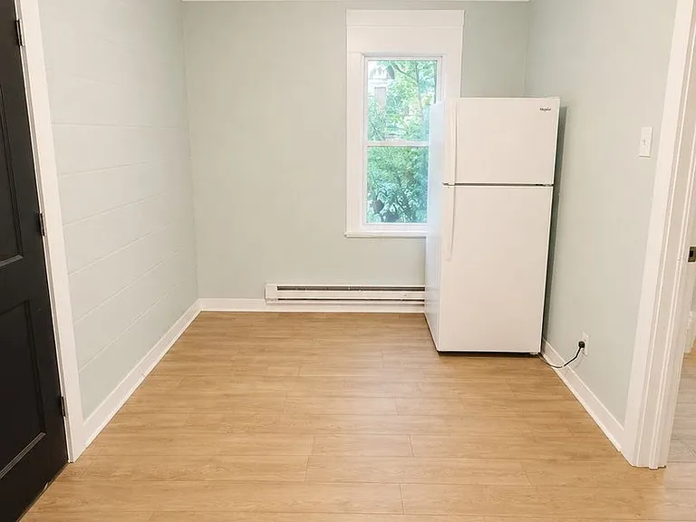 1031 N Harris St — Photo 3