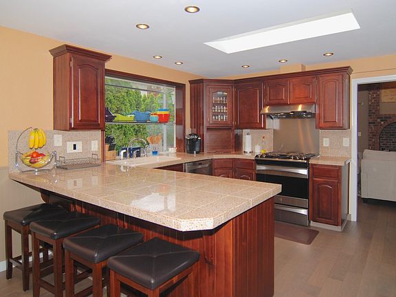5th image of 12228 SW 131st Ave