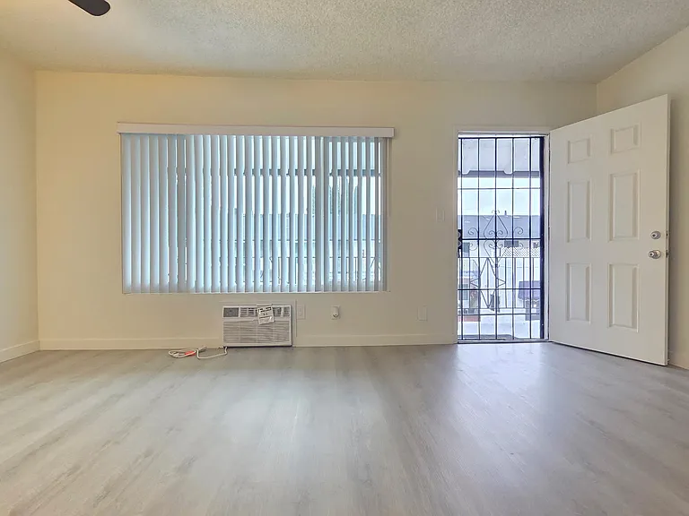 1807 W Sumac Ln #C6 — Photo 26