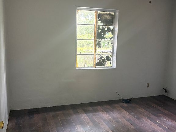 4th image of 2703 W Sidney Ave