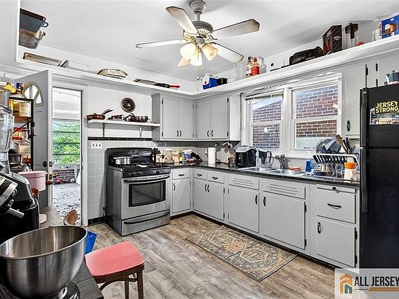 5th image of 55 Juliet St