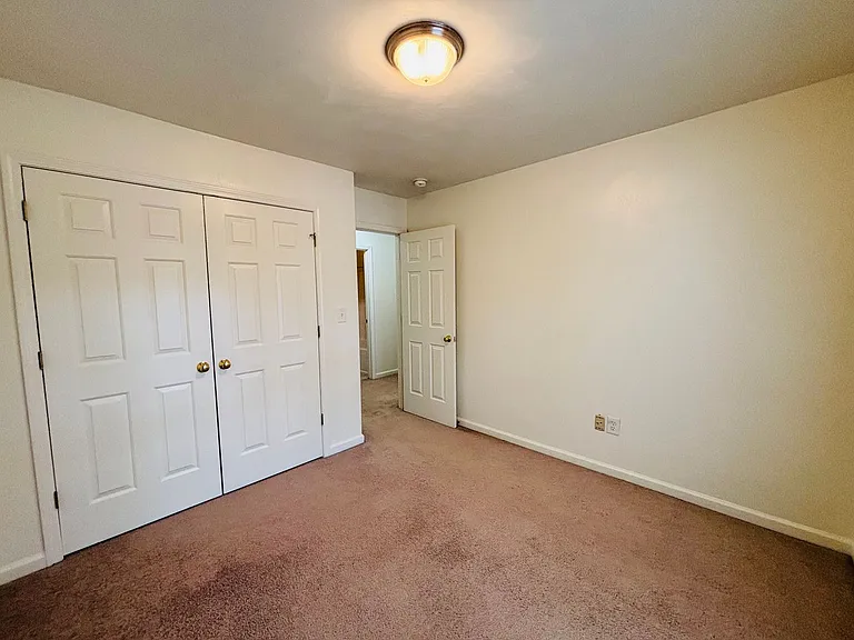 70 Salem Ln — Photo 11