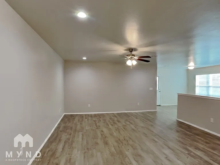 2923 Russell Rd — Photo 6