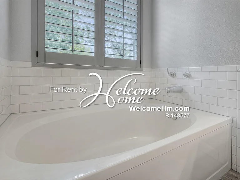 4698 Hampton Ln — Photo 18