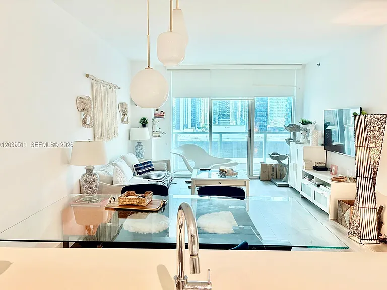 55 SE 6th St #1706 — Photo 4