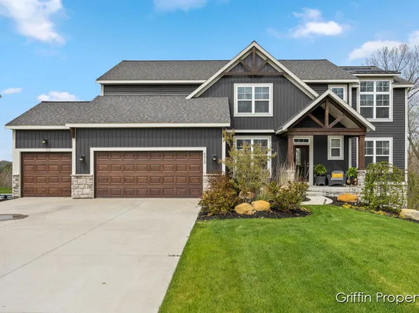 4515 Harbor View Dr, Grand Rapids, MI 49512