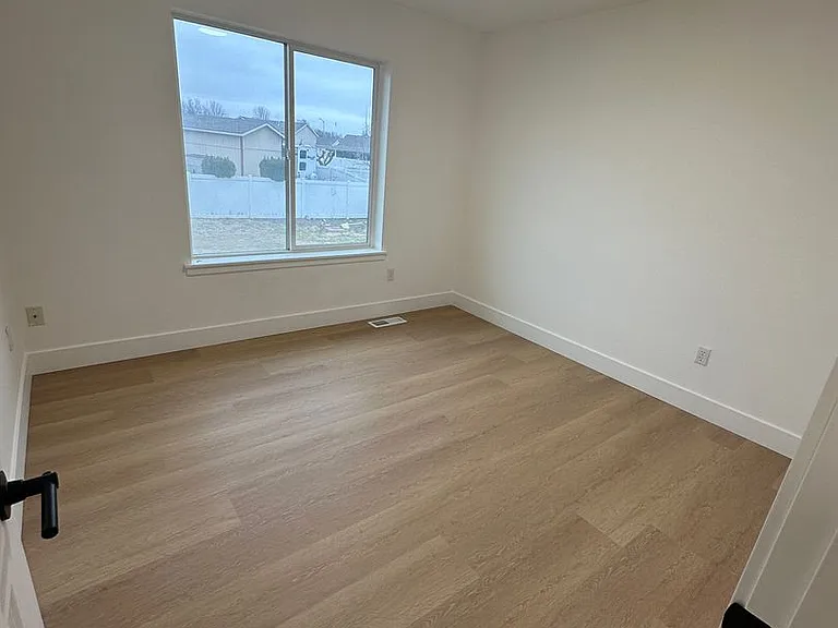 7915 Chehalis Dr — Photo 7