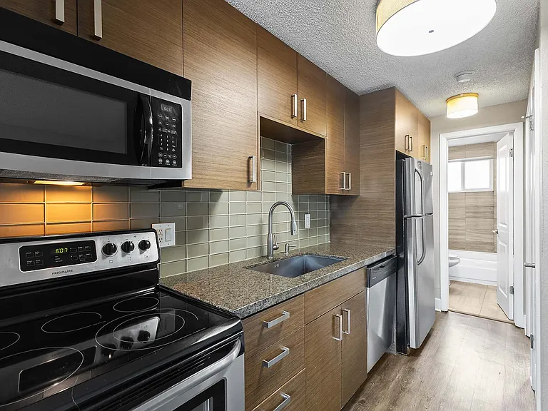 Pearl Apartments — Photo 40