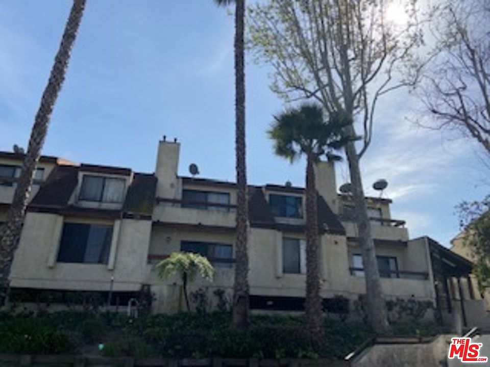 1st image of 620 W Hyde Park Blvd Unit 309